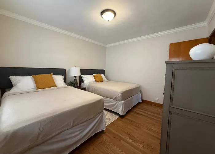 Apartment Charming Cozy 2 Bedroom 1 Ba Near Oak Park Fast Wifi Near Transportation *