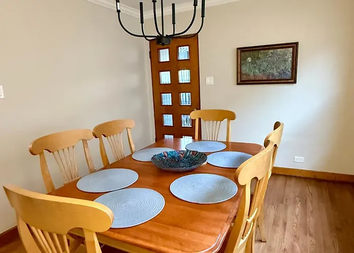 Charming Cozy 2 Bedroom 1 Ba Near Oak Park Fast Wifi Near Transportation * Berwyn